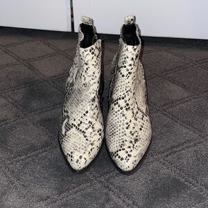 Waterproof snakeskin booties